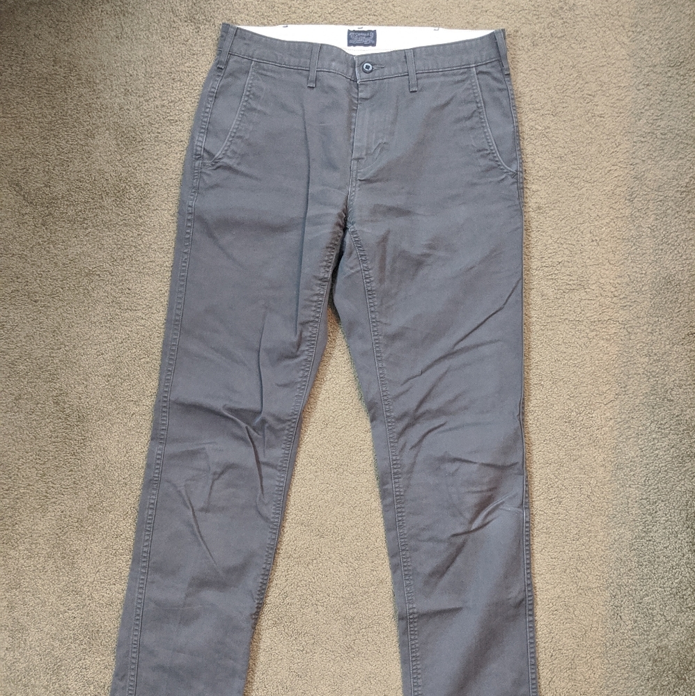 Levi's 541 Athletic Taper Chinos 30x34